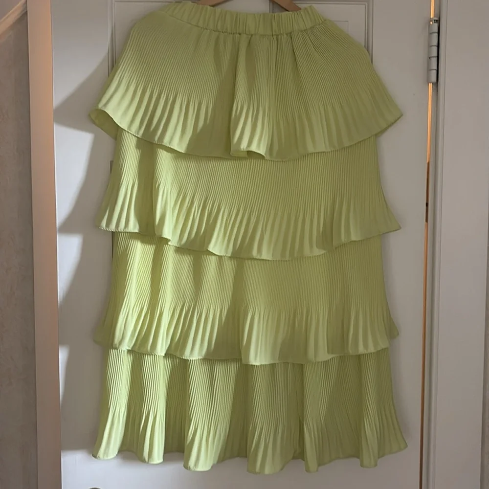 Lime green‎ Tiered Skirt - Picture 3 of 5